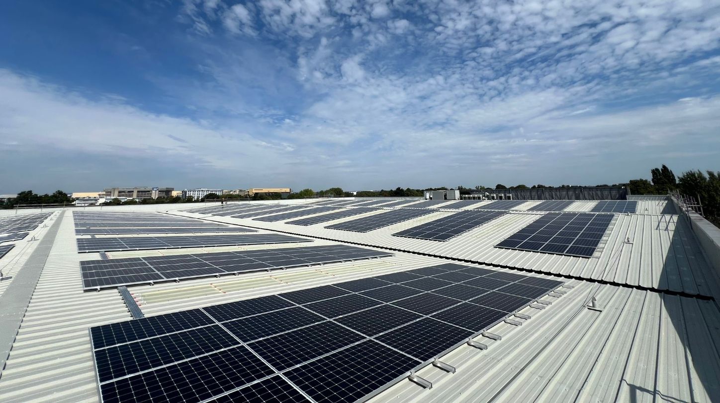 SEGRO installs its largest solar panel installation in London at GEODIS facility