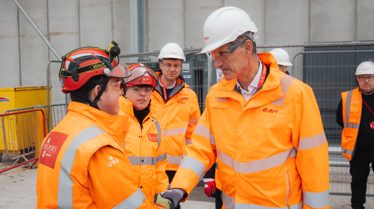 MP visits Port of Liverpool to see progress on the development of ‘the UK’s largest roof-mounted solar system’