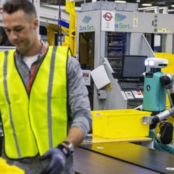 Amazon begins trialling humanlike logistics robot