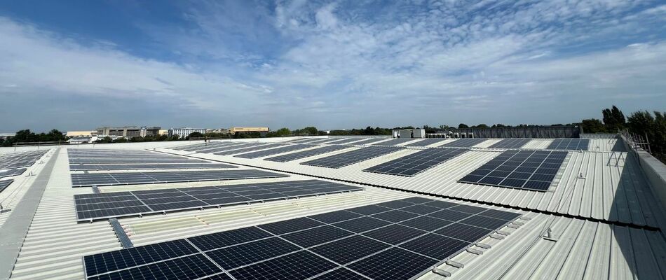 SEGRO installs its largest solar panel installation in London at GEODIS facility