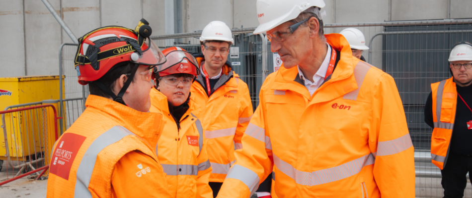 MP visits Port of Liverpool to see progress on the development of ‘the UK’s largest roof-mounted solar system’